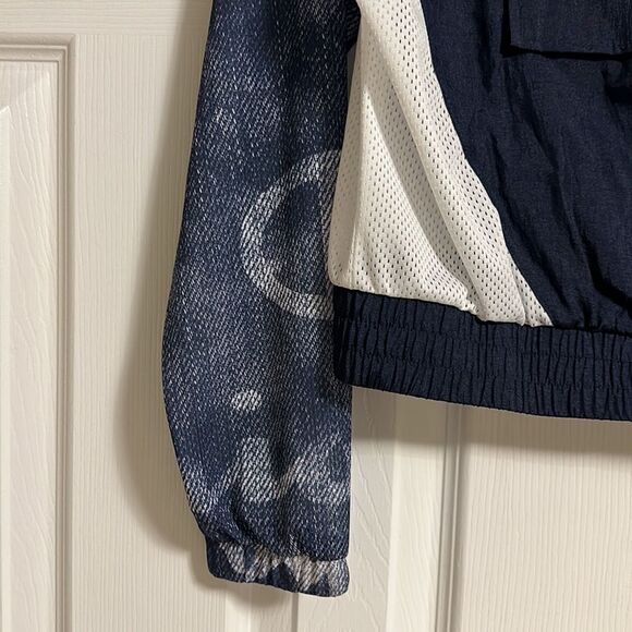 Champion Women’s Half Zipper Pullover Lightweight Jacket - Picture 5 of 7